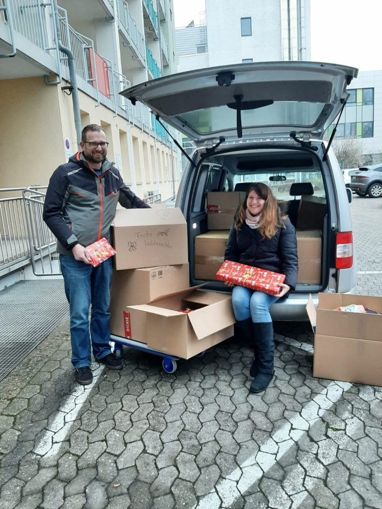 Viele Geschenke für die Kinderklinik!